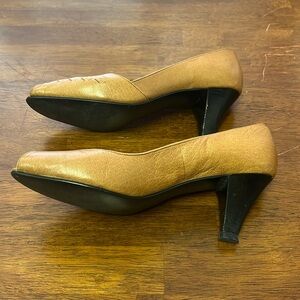 Vintage Naturalizer Tan Heels Peep-Toe Elegant Size 6N
